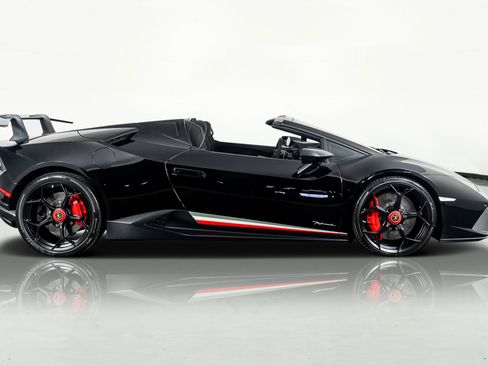 Used 2018 Lamborghini Huracan Performante image 6