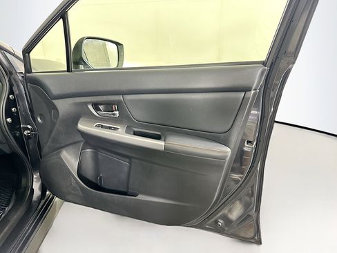 Used 2016 Subaru Crosstrek 2.0i Limited AWD/4WD image 32