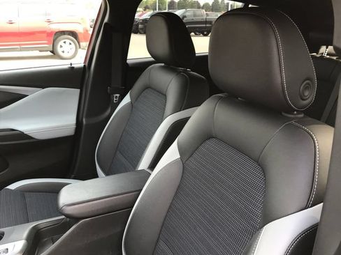 Used 2025 Buick Envista Preferred FWD image 5