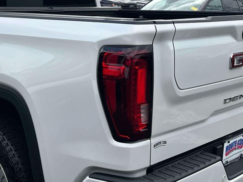Used 2024 GMC Sierra 1500 Denali w/ Technology Package AWD/4WD image 8