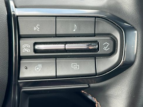 Certified 2024 GMC Canyon AT4 w/ AT4 Premium Package AWD/4WD image 28