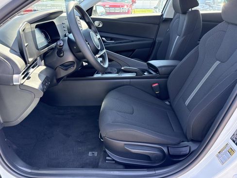 New 2026 Hyundai Elantra SE image 9