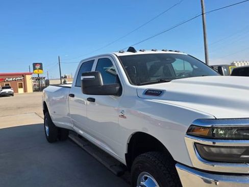 New 2026 RAM 3500 Tradesman AWD/4WD image 4