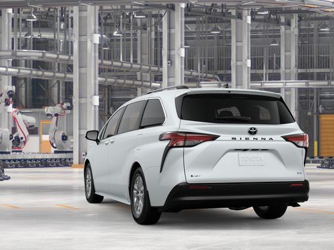 New 2026 Toyota Sienna XLE FWD image 9