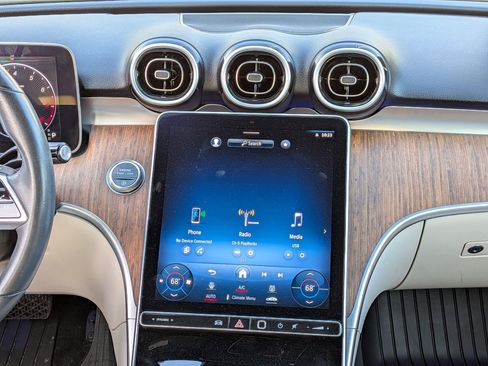 Used 2023 Mercedes-Benz C 300 Sedan image 18