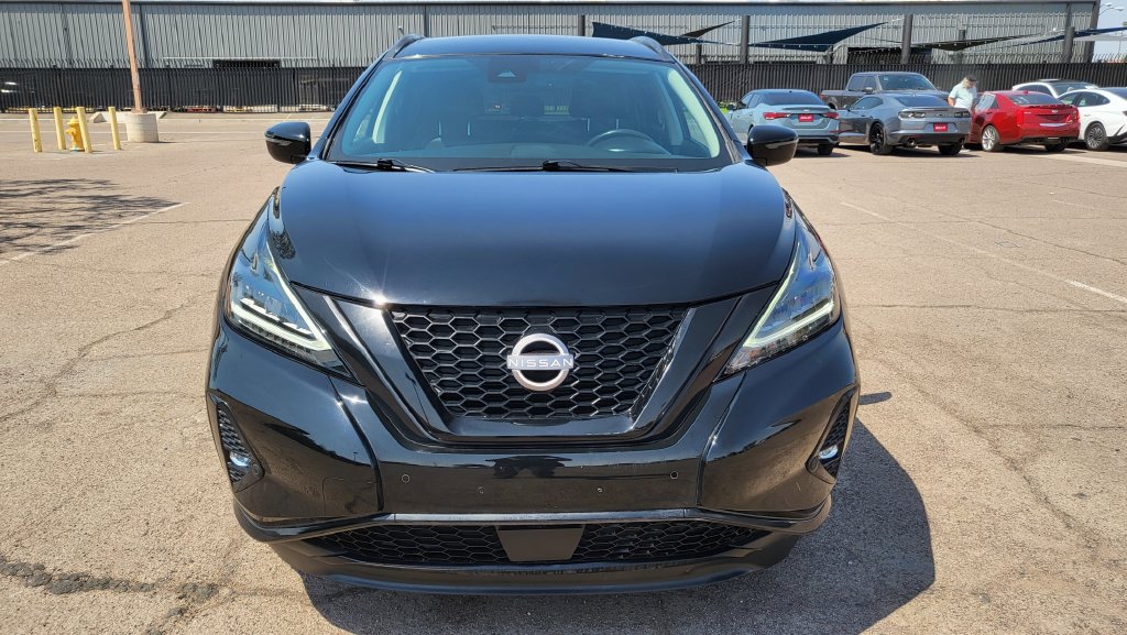 Used 2023 Nissan Murano SV w/ SV Midnight Edition Package FWD image 3