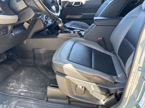 Used 2022 Ford Bronco Black Diamond image 16