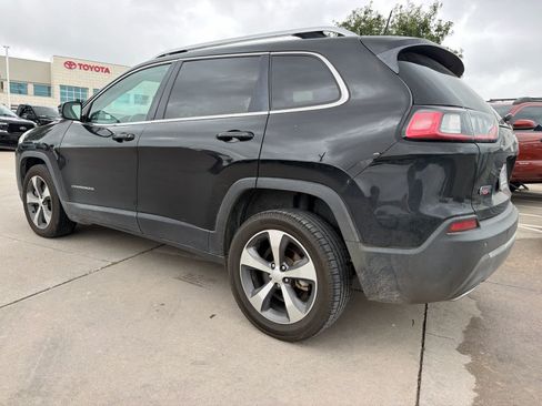 Used 2019 Jeep Cherokee Limited FWD image 3