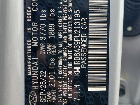 Certified 2023 Hyundai Venue SE image 31