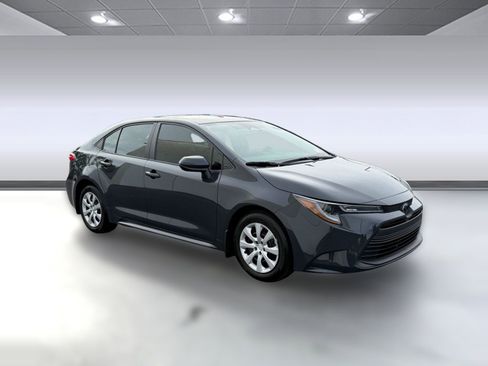 Certified 2025 Toyota Corolla LE image 6