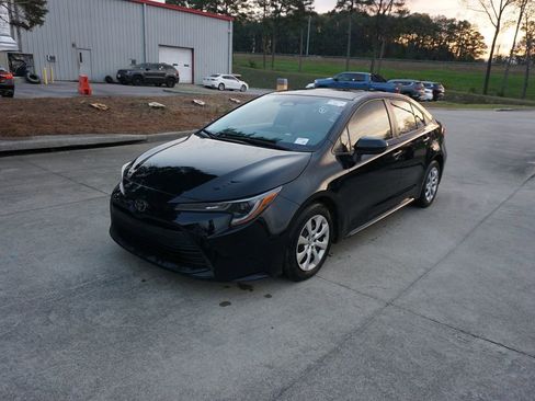 Used 2023 Toyota Corolla LE image 23