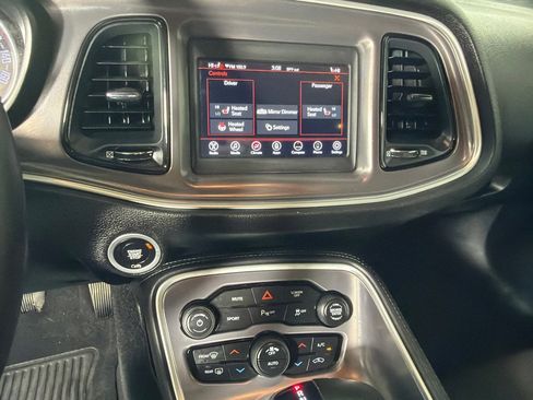 Used 2019 Dodge Challenger SXT w/ Driver Convenience Group image 16