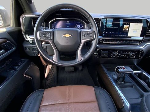 Used 2024 Chevrolet Silverado 1500 High Country w/ Technology Package AWD/4WD image 6