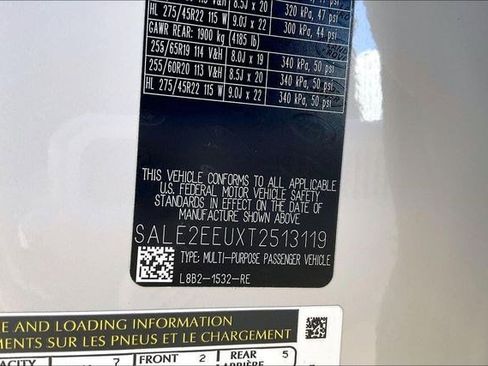 New 2026 Land Rover Defender 110 X-Dynamic SE image 8