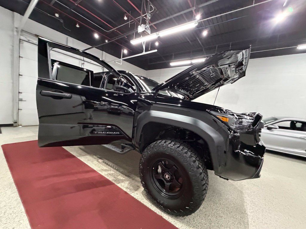 Used 2025 Toyota Tacoma TRD Off-Road AWD/4WD image 69