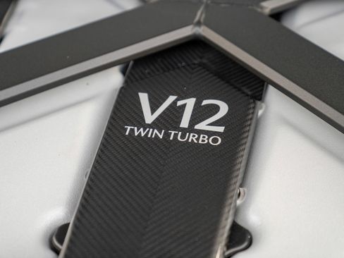 New 2025 Aston Martin Vanquish image 33