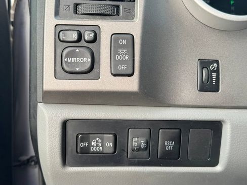 Used 2010 Toyota Tundra Limited w/ Memory Pkg AWD/4WD image 15