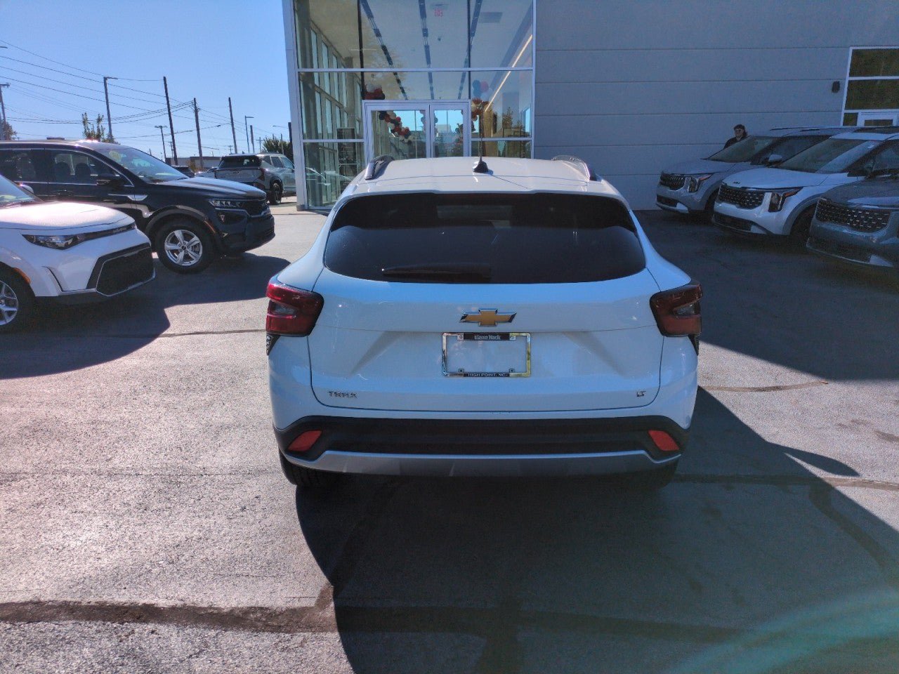 Used 2025 Chevrolet Trax LT FWD image 6