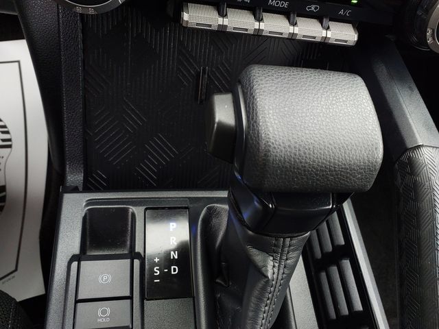 Used 2025 Toyota 4Runner SR5 AWD/4WD image 18
