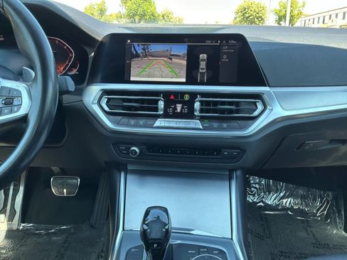 Used 2020 BMW 330i Sedan w/ M Sport Package RWD image 15