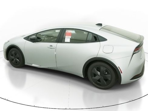 New 2026 Toyota Prius LE image 4