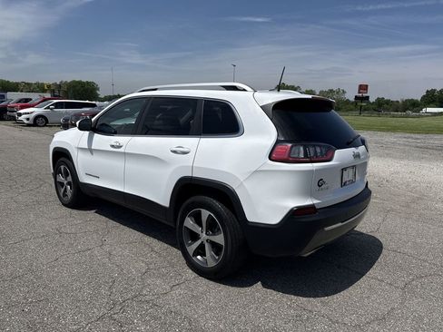 Used 2019 Jeep Cherokee Limited AWD/4WD image 6