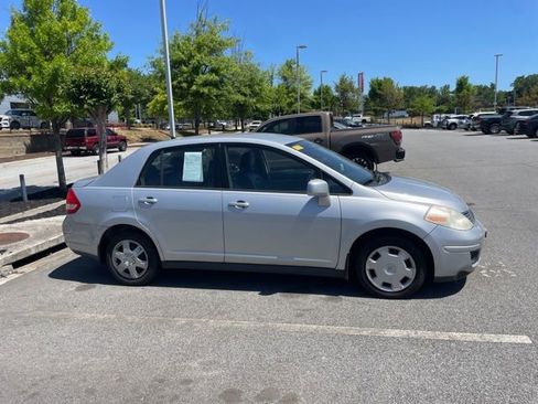 Used 2009 Nissan Versa 1.8 S w/ PWR Pkg image 2