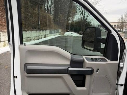 Used 2022 Ford F250 XL w/ Power Equipment Group image 35