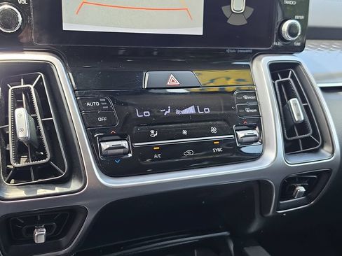Used 2023 Kia Sorento S w/ Panoramic Sunroof Package FWD image 26