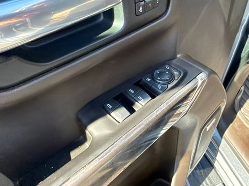 Used 2020 Chevrolet Silverado 1500 LTZ AWD/4WD image 24
