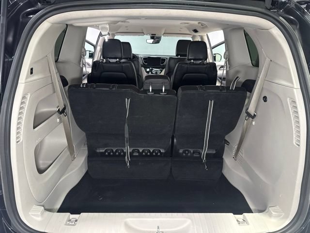 Used 2024 Chrysler Pacifica Touring-L FWD image 29