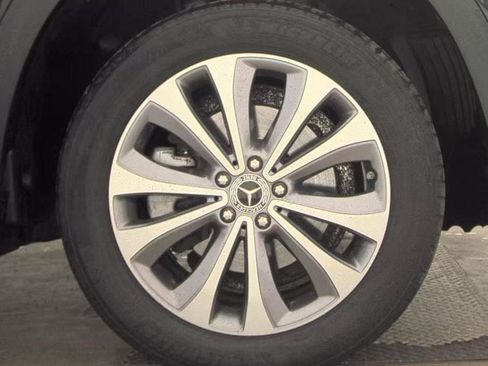 Used 2022 Mercedes-Benz GLE 350 4MATIC w/ Premium Package image 12