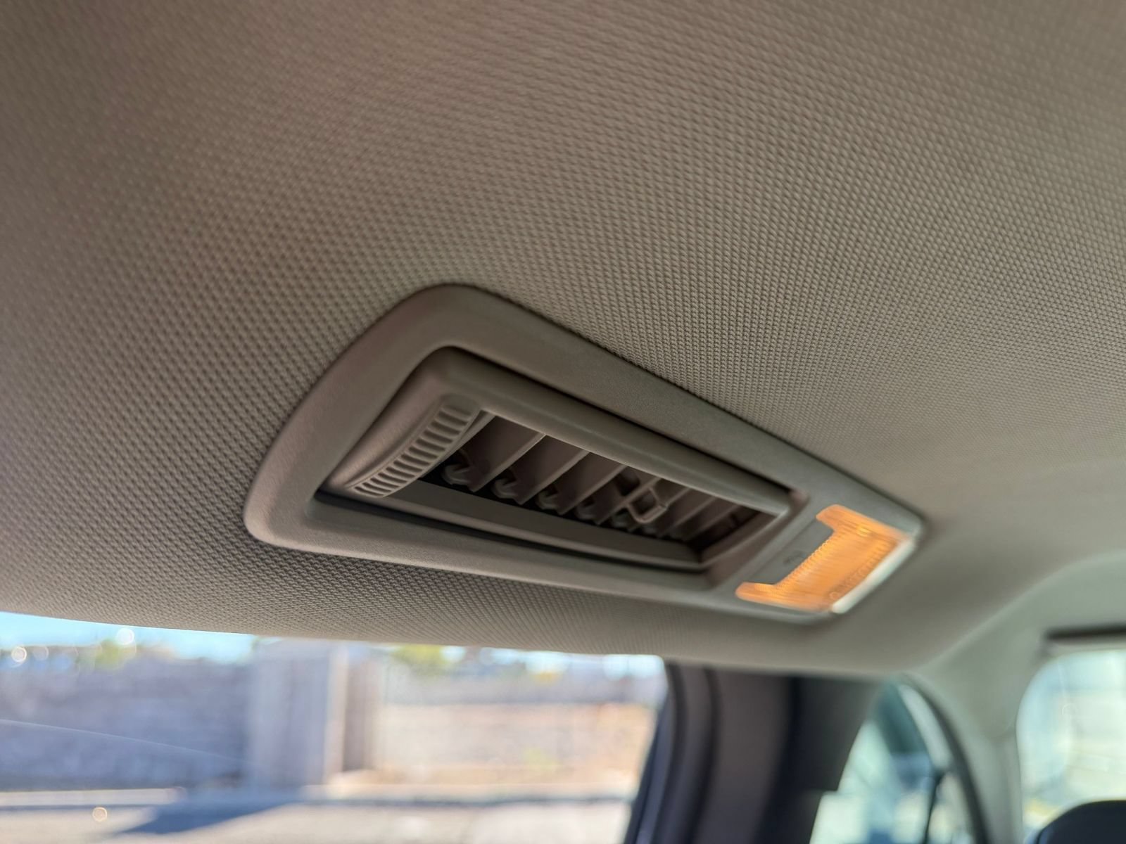 Used 2025 Toyota Sienna XLE FWD image 24