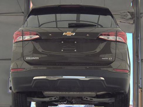 Used 2023 Chevrolet Equinox LT AWD/4WD image 9