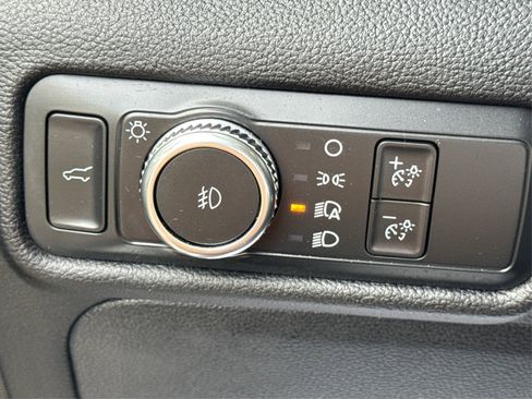 Used 2022 Ford Explorer Limited image 23