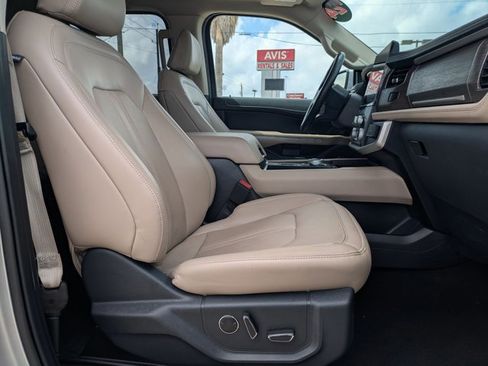 Used 2024 Ford Expedition Limited image 21