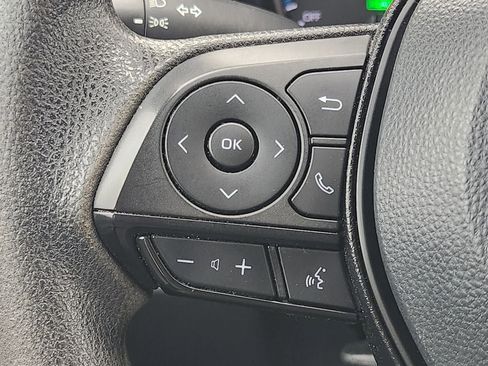 Used 2022 Toyota RAV4 XLE AWD/4WD image 26