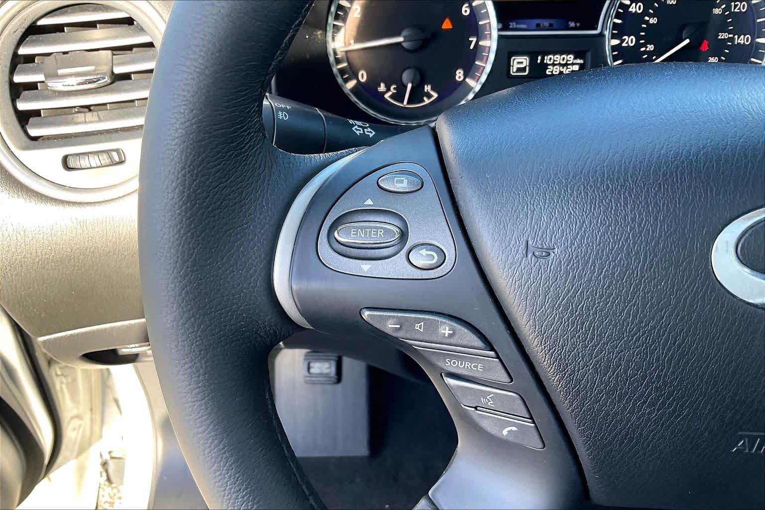 Used 2013 INFINITI JX35 AWD w/ Premium Pkg image 23