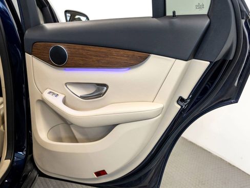 Used 2022 Mercedes-Benz GLC 300 4MATIC image 23