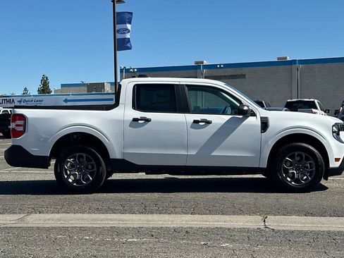 New 2025 Ford Maverick XLT image 8
