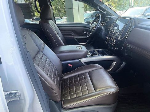 Used 2024 Nissan Titan Platinum Reserve w/ Moonroof Package AWD/4WD image 17