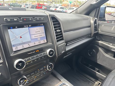 Used 2019 Ford Expedition Limited w/ Equipment Group 302A image 23