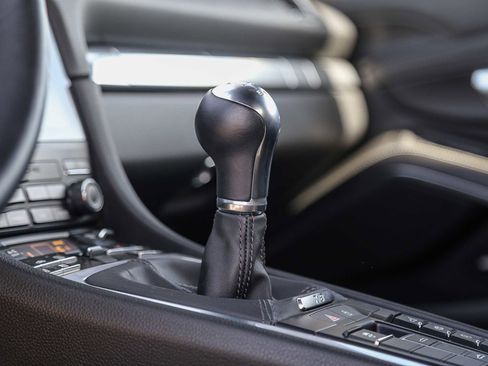 Used 2024 Porsche 718 Boxster image 30