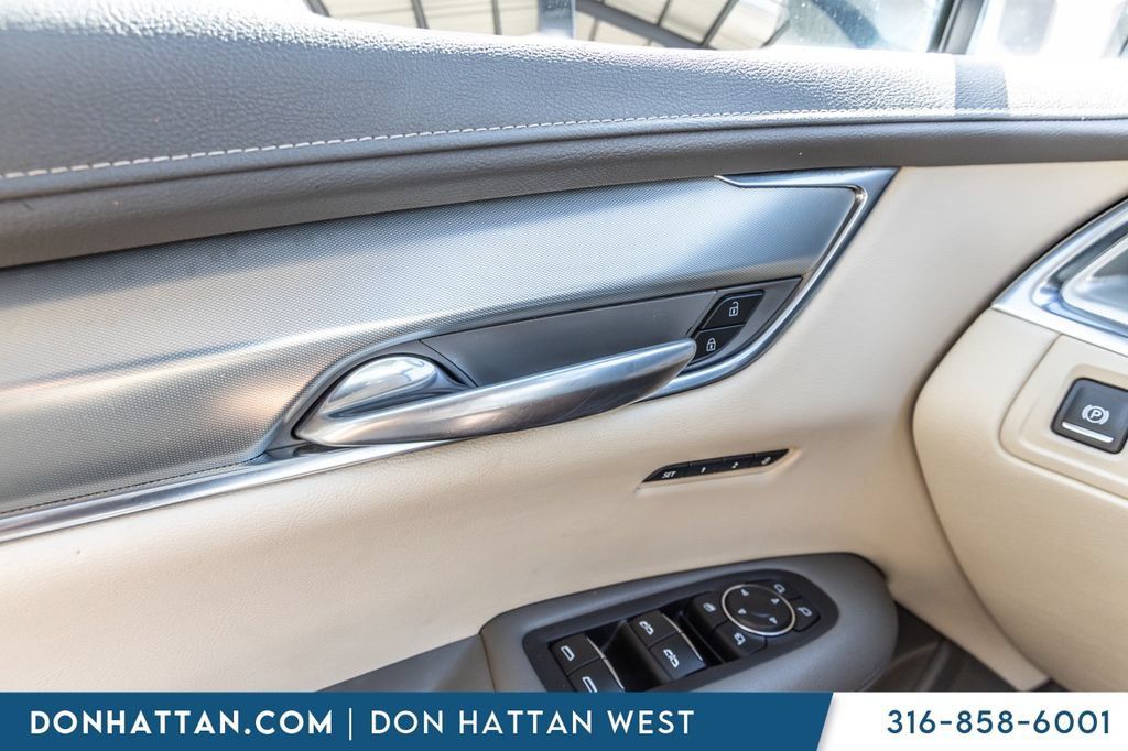 Used 2020 Cadillac XT5 Premium Luxury AWD/4WD image 11