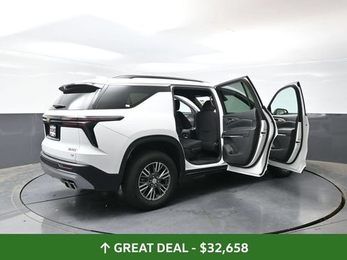 Used 2024 Chevrolet Traverse LT FWD image 60