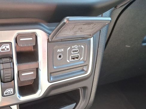Used 2021 Jeep Gladiator Mojave w/ LED Lighting Group AWD/4WD image 24