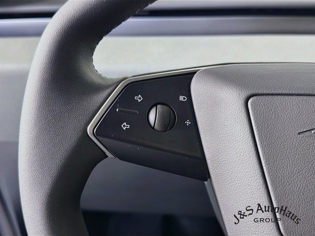 Used 2026 Tesla Cybertruck AWD Crew Cab image 13