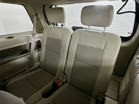 Used 2006 Ford Explorer XLT image 26