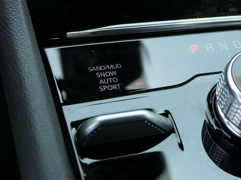 New 2026 Jeep Grand Cherokee L Limited w/ Limited Altitude Package AWD/4WD image 17