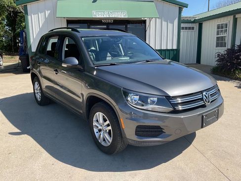 Used 2016 Volkswagen Tiguan S FWD image 3